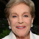 Julie Andrews als Gru's Mom (voice)