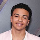 Shaun Dixon als Cam Freeman