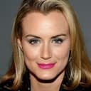 Taylor Schilling als Dr. Abi Janssen