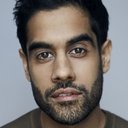 Sacha Dhawan als Hesper Pilot