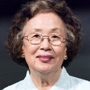 나문희 als Sang-hwan's Grandmother