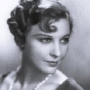 Carol Goodner als Simone