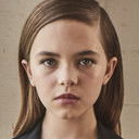 Ryan Kiera Armstrong als Young Antonia