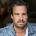 Robert Jozinović als Van Patton