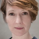 Polly Frame als Fiona Guthrie