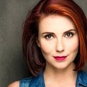 Samantha Stewart als Casey