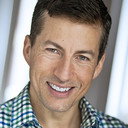 Dave Pearce als Dr. McQuaid