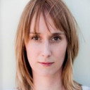 Kristen Denkers als Journaliste