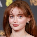 Sadie Sink als Tess DeNunzio