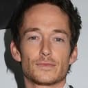 Simon Quarterman als Alan