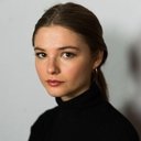 Stefanie Scott als Dana Tressler