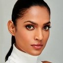 Shruthy Menon als Shaina