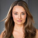 Sierra DeRose als Server