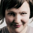 Josie Long als Self