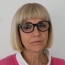 Julia Juániz, Editor