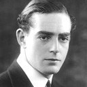 Michael Brooke als Capt. Squires