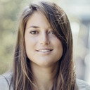 Emmanuelle Mörch als Florence's tennis opponent