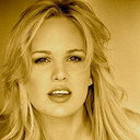 Amy Gillespie als Daphne