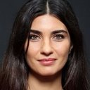 Tuba Büyüküstün als Neval