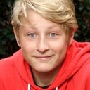 Frank Dorsin als Åke