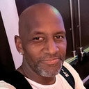 Larry E. Lundy Jr. als Hero Guerria