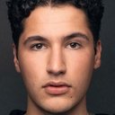 Nathan Vincenti als Davis
