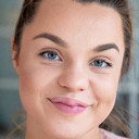 Jonna Lundell als Self - Host