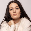 Mandy Mills als Sophie Roberts