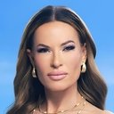 Britani Bateman als Kate Jaymes