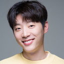 신현수 als Seul-gi / Sergei Volansky