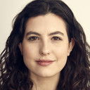 Tedra Millan als Daphne Stillington