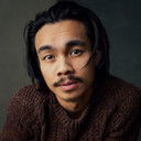 Alan Trong als August