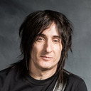 Richard Fortus als Rhythm Guitars / Vocals