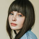 Kelly Depeault als Catherine
