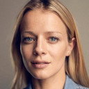 Julie McLellan als Sara