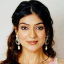 Aditi Gautam als Sandhya
