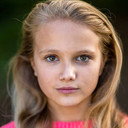 Tori Ellen Ross als Young Paige