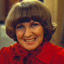 Sølvi Wang als Fru Valle