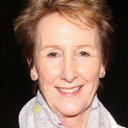Su Douglas als Countess Joanna