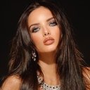 Giovanna Chaves als Helô