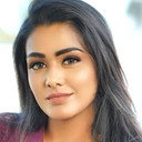 Dhroshni Sekar als Ananya