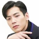 禾浩辰 als Boy by vending machine