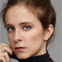 Lia Pastor als Carol