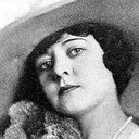 Irene Boyle als Mrs. Edith Haverhill