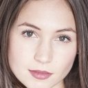 Dominique Provost-Chalkley als Sue