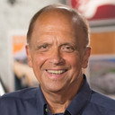 John Davis als Self - Host