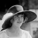Geneviève Félix als Meg Rovel