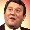 Terry Scott als Dr. Prodd