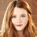 Violet Brinson als Stella Walker