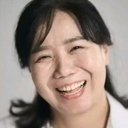 Kim Jin-ok als Cashier